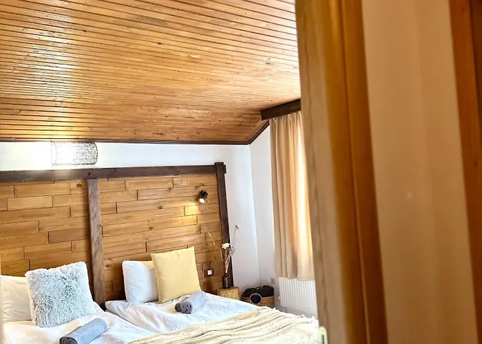 Red House Family House Hotel 3*