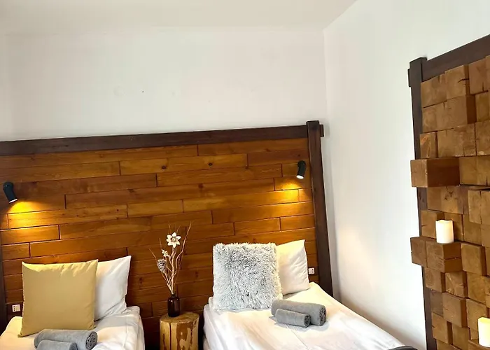 Hotel Red House Family House