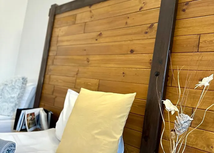 Hotel Red House Family House