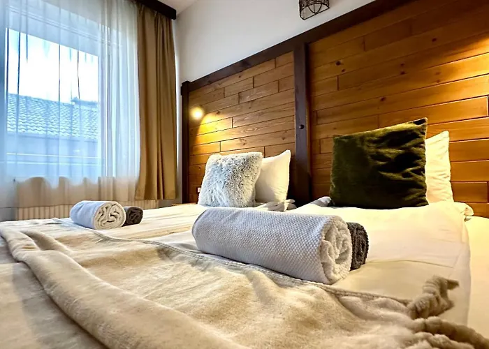 Red House Family House 3*