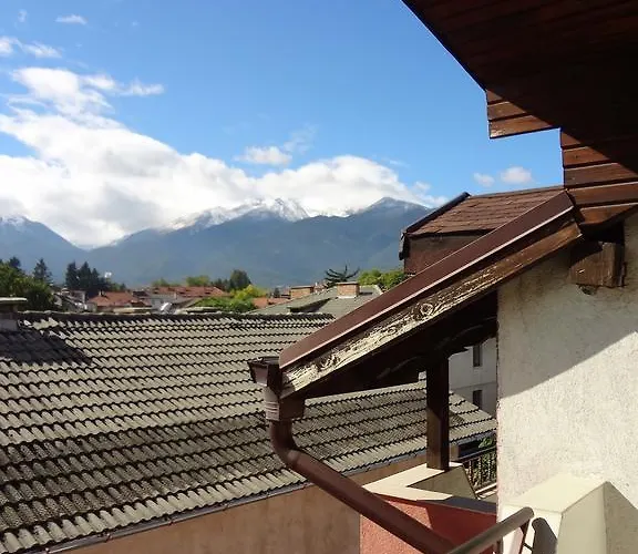 Red House Family House Hotel 3*