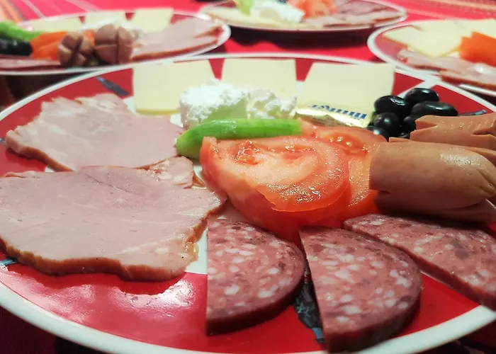 Red House Family House Hotel