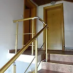 ホテル Red House Family House