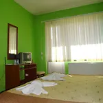 ホテル Red House Family House バンスコ