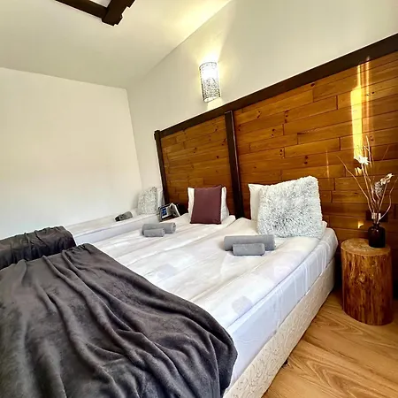 Red House Family House فندق