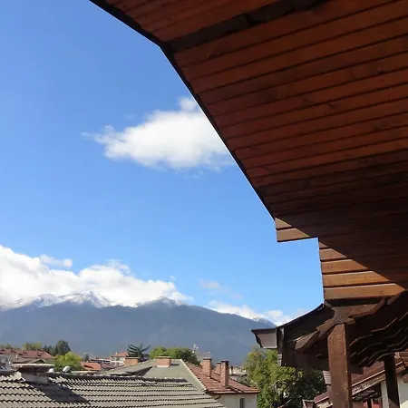 Red House Family House فندق بانسكو