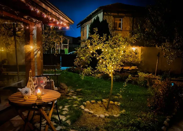 Red House Family House Hotel