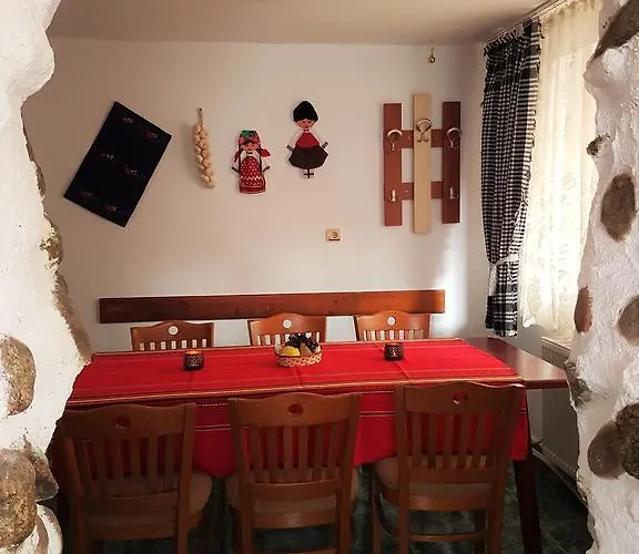 Hotel Red House Family House