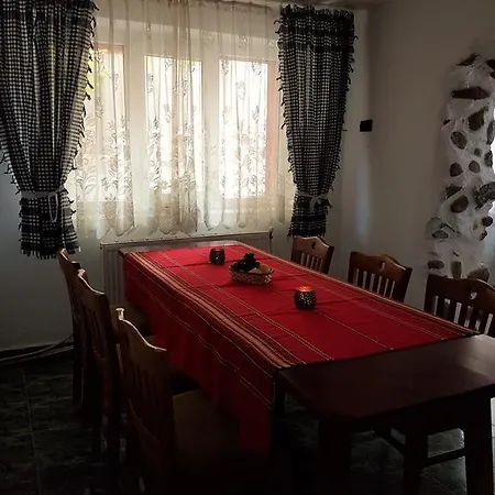 Szálloda Red House Family House