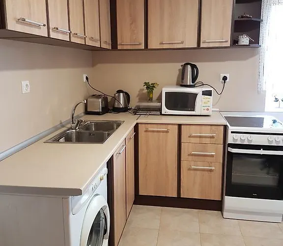 Red House Family House 3*